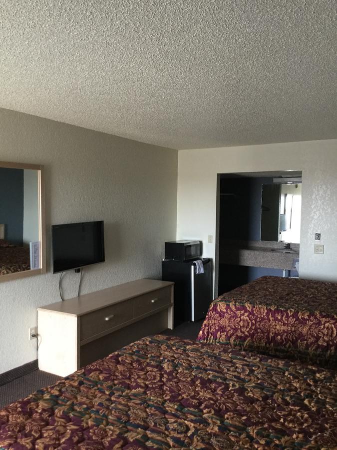 Country Inn Motel Waukomis Экстерьер фото